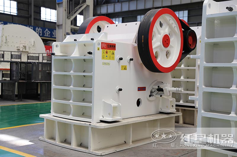 機(jī)制砂石骨料生產(chǎn)線主機(jī)設(shè)備--顎式破碎機(jī) 機(jī)制砂石骨料生產(chǎn)線主機(jī)設(shè)備--顎式破碎機(jī)