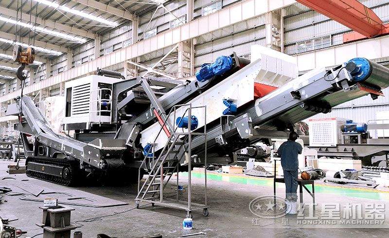 車間裝配的履帶錘式移動(dòng)破碎機(jī)