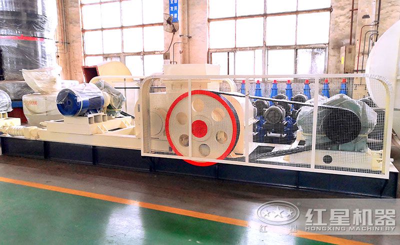 對(duì)輥式制砂機(jī)