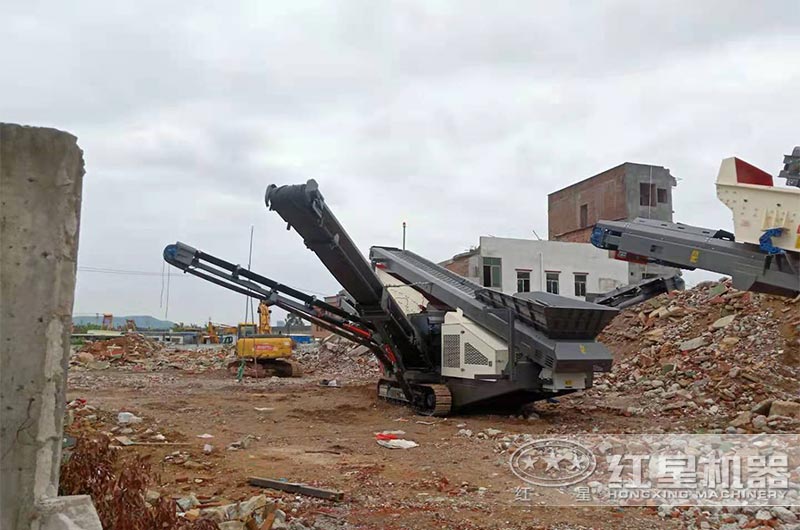 履帶移動式破碎機現場 履帶移動式破碎機現場