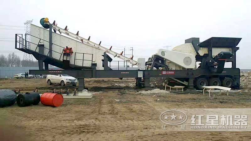 移動式重錘破碎機現(xiàn)場