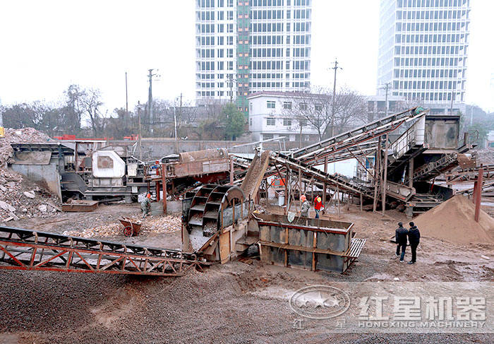 2臺移動破碎機組合生產 2臺移動破碎機組合生產