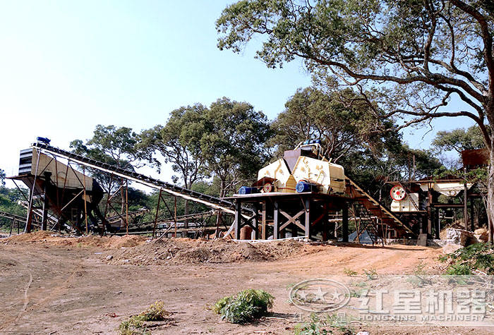 反擊式破碎機現場安裝中 反擊式破碎機現場安裝中