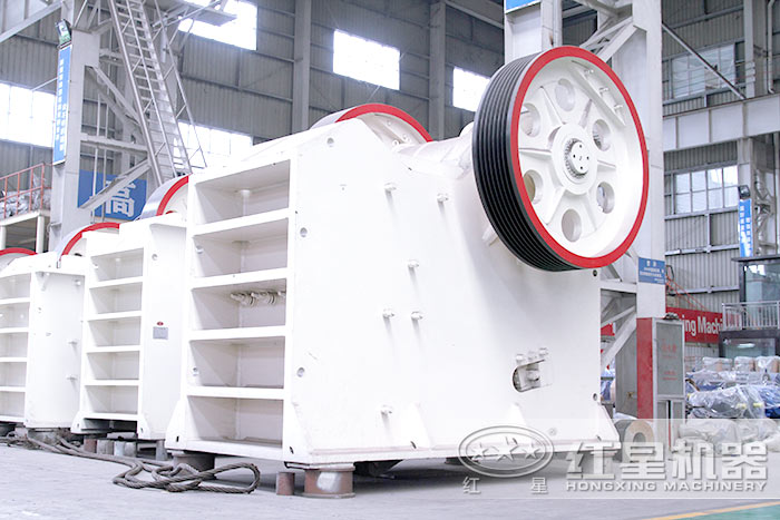 57破碎機(jī)車間實拍 57破碎機(jī)車間實拍