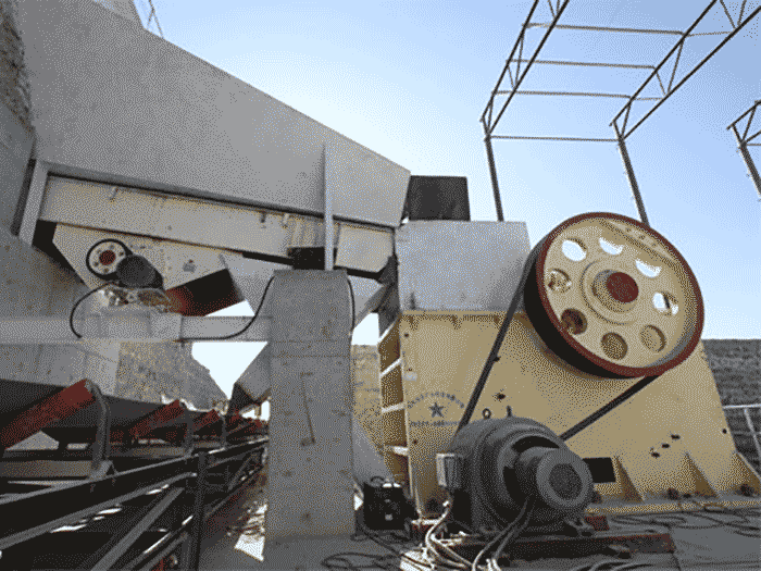 顎式破碎機(jī)生產(chǎn)線現(xiàn)場