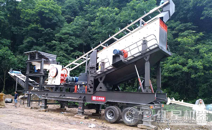 輪胎式破碎機+顎式破碎機+圓錐式破碎機