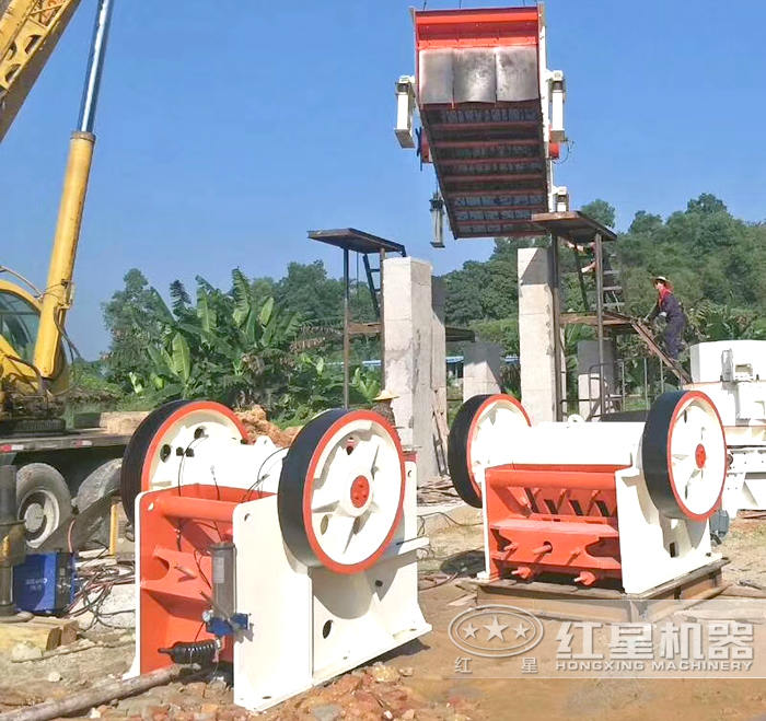 碎石場(chǎng)生產(chǎn)線顎式破碎機(jī) 碎石場(chǎng)生產(chǎn)線顎式破碎機(jī)