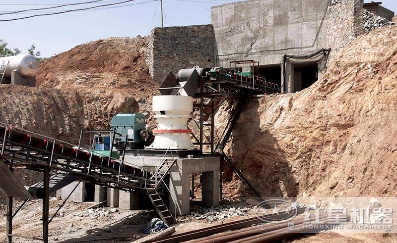 圓錐式粉碎機生產(chǎn)線現(xiàn)場 圓錐式粉碎機生產(chǎn)線現(xiàn)場