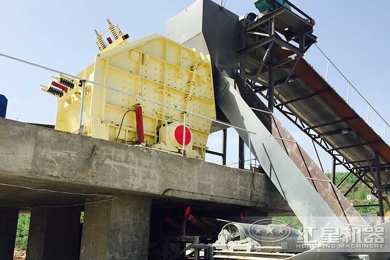 反擊式破碎機(jī)客戶(hù)現(xiàn)場(chǎng)