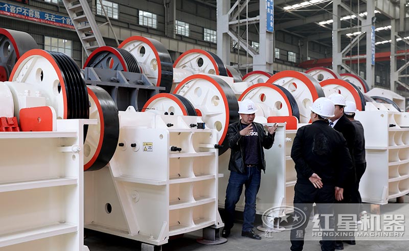 客戶來廠考場粉碎機設備