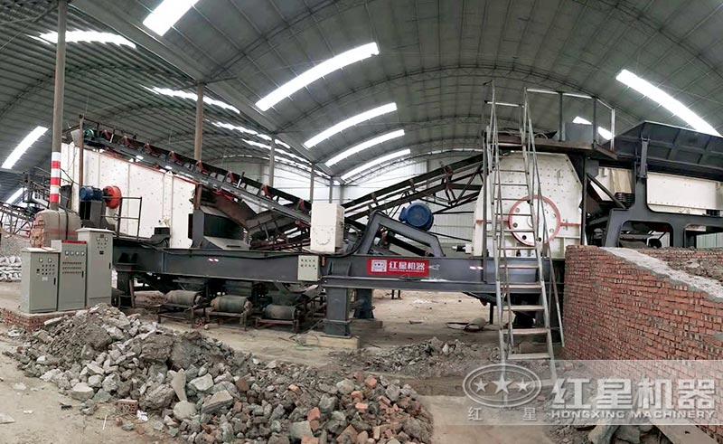 移動(dòng)式人工制砂現(xiàn)場(chǎng)