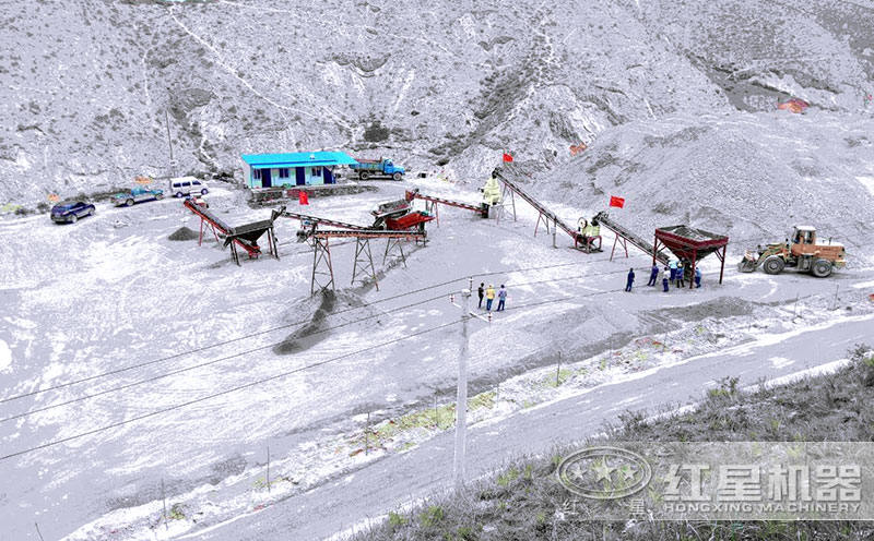 HX-06制砂機生產現場