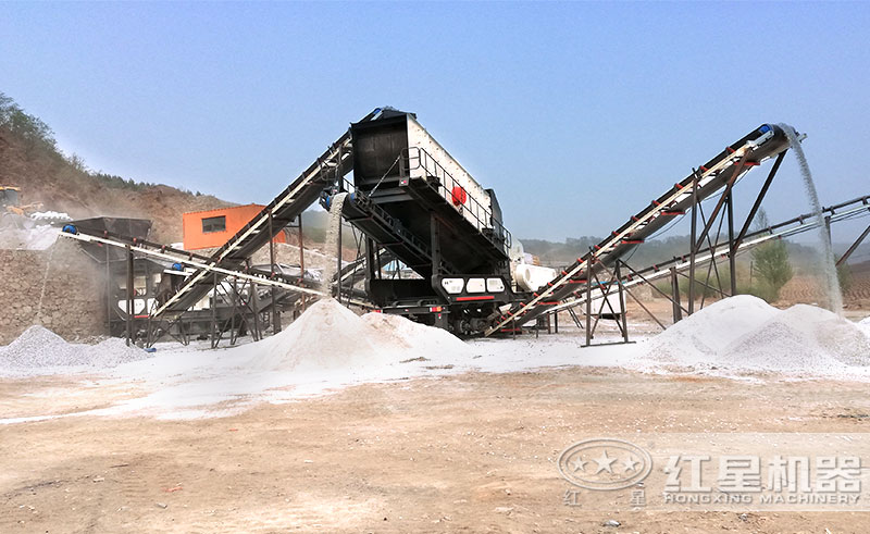 移動式破碎機生產現(xiàn)場