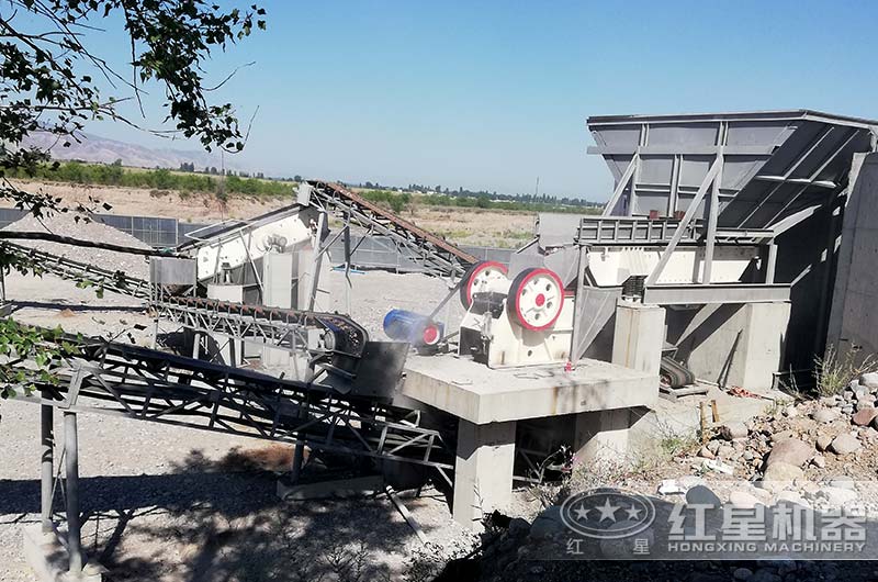 小型石子破碎現場