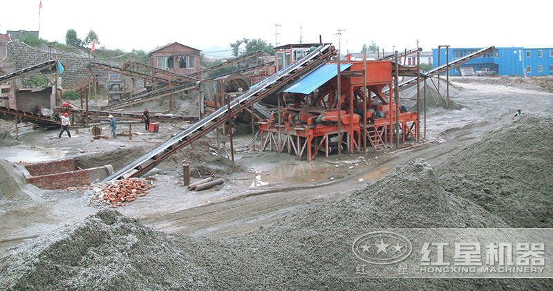 對輥破碎機生產建筑沙現場 對輥破碎機生產建筑沙現場