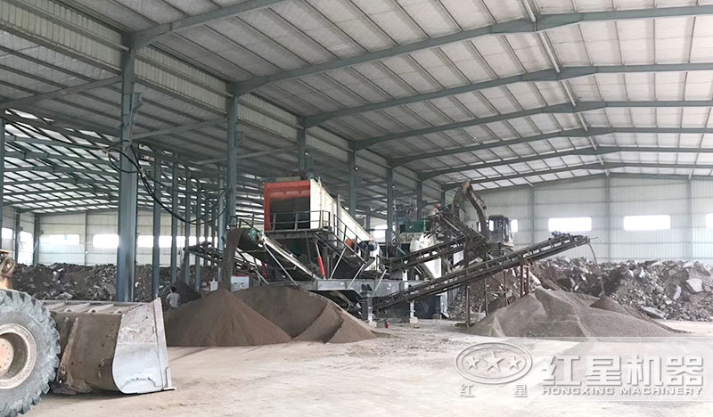 小型流動制砂機現(xiàn)場作業(yè) 小型流動制砂機現(xiàn)場作業(yè)