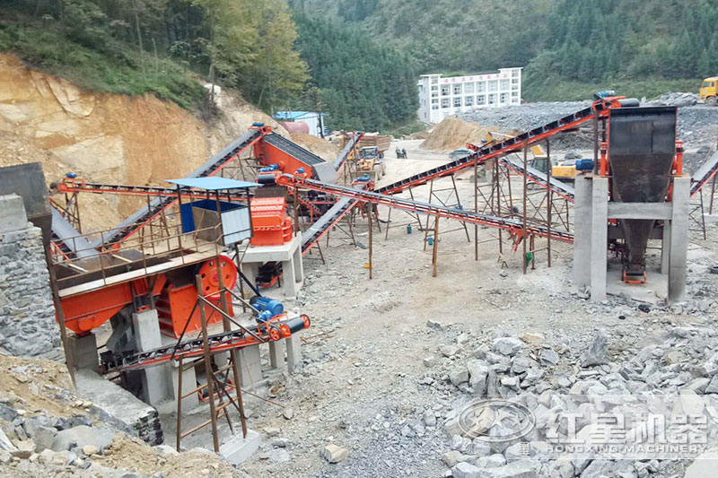 小型打石制砂機(jī)現(xiàn)場(chǎng)