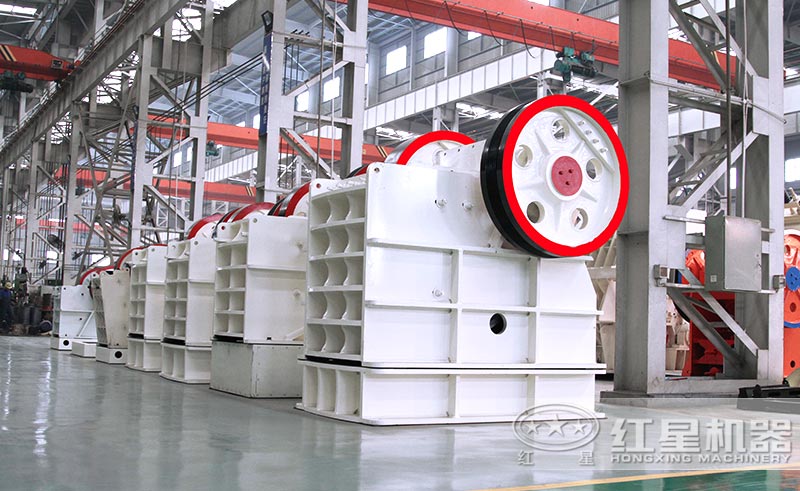 顎式破碎機(jī)是常見的粗破設(shè)備 顎式破碎機(jī)是常見的粗破設(shè)備