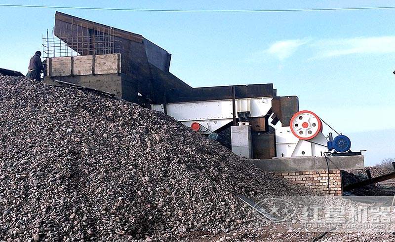 大型顎式破碎機客戶現(xiàn)場