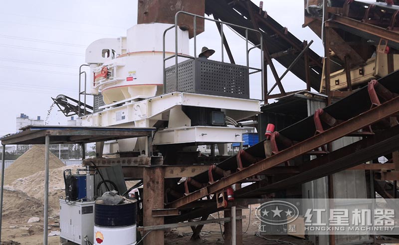 鵝卵石制砂機械設(shè)備安裝中 鵝卵石制砂機械設(shè)備安裝中