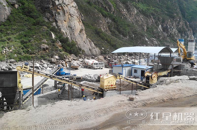 礦山破碎生產線現(xiàn)場