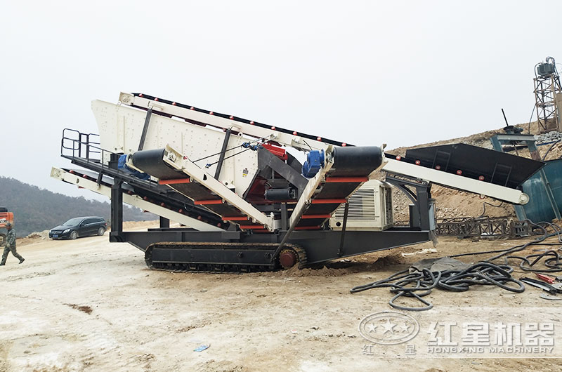 移動式篩分站工作現場 移動式篩分站工作現場