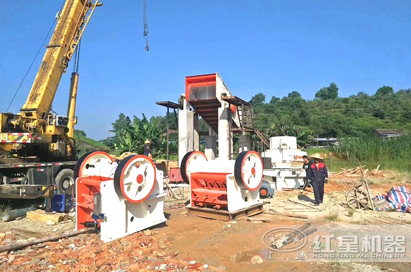 顎式破碎機安裝現場 顎式破碎機安裝現場