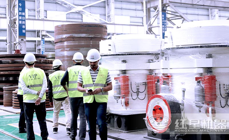 客戶來紅星考察石子破碎機 客戶來紅星考察石子破碎機