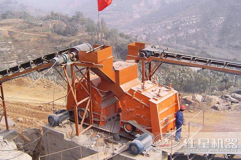 石灰石反擊破生產(chǎn)現(xiàn)場(chǎng)