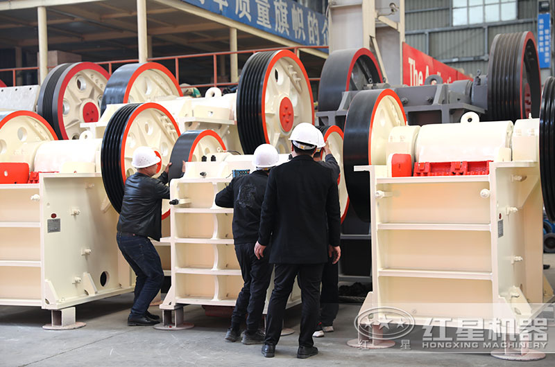 顎式礦山碎石機(jī) 顎式礦山碎石機(jī)