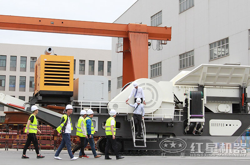 履帶移動破參觀 履帶移動破參觀