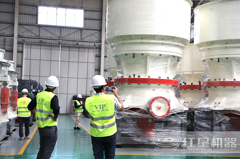 圓錐式碎石機(jī)