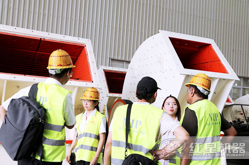 錘式粉碎機(jī)用戶參觀 錘式粉碎機(jī)用戶參觀