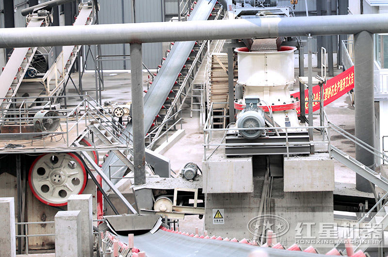 江蘇客戶圓錐破作業(yè)現(xiàn)場(chǎng) 江蘇客戶圓錐破作業(yè)現(xiàn)場(chǎng)