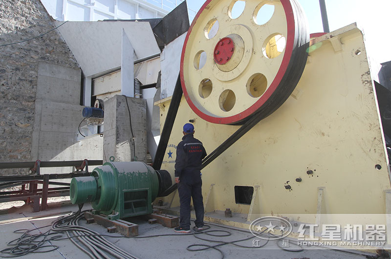 大型顎破生產(chǎn)現(xiàn)場(chǎng)實(shí)拍 大型顎破生產(chǎn)現(xiàn)場(chǎng)實(shí)拍