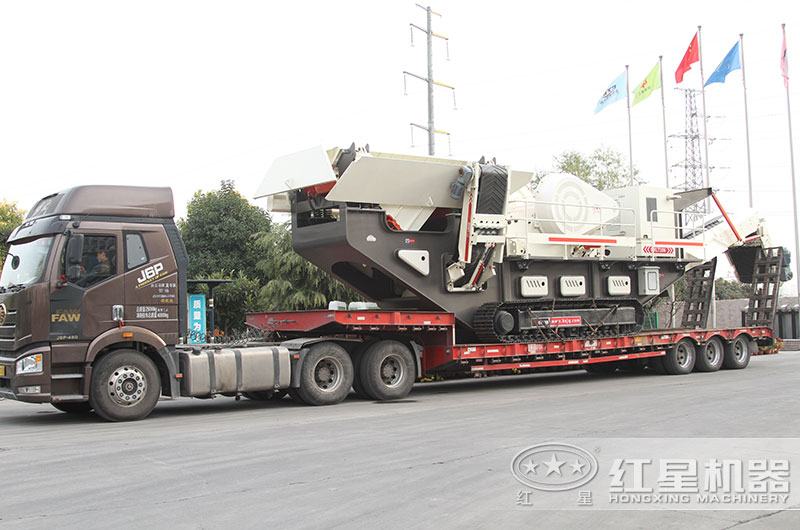 移動磕石機發(fā)貨了 移動磕石機發(fā)貨了