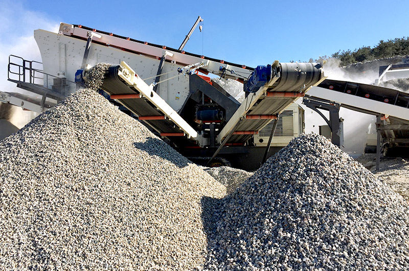 履帶移動(dòng)篩沙機(jī)出料高清圖 履帶移動(dòng)篩沙機(jī)出料高清圖