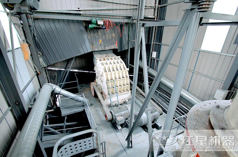 箱式破碎機現場生產中