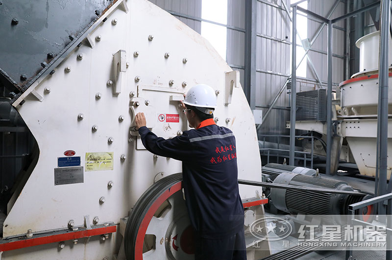 紅星技術人員到現場安裝維護