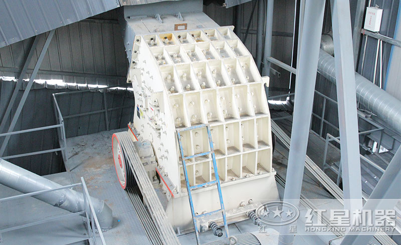 錘式破碎機現場 錘式破碎機現場