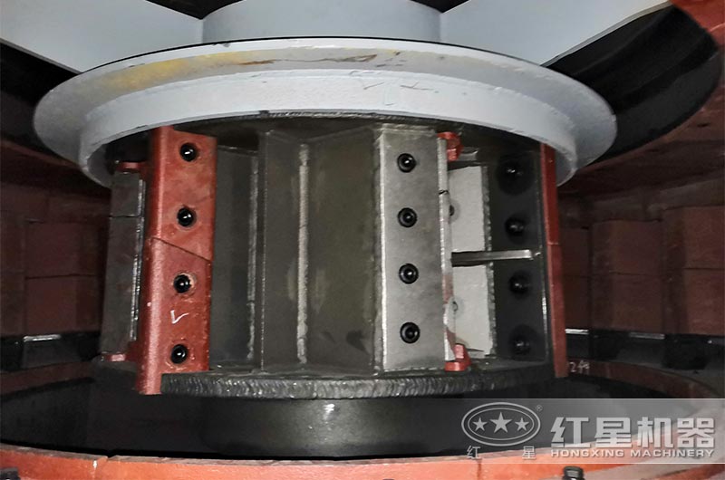 立軸式制砂機破碎腔實拍