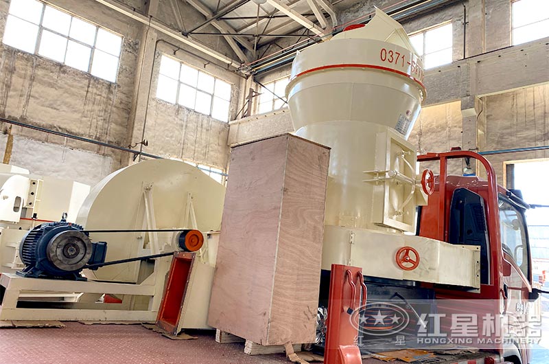 紅星小型磨粉機(jī)發(fā)貨