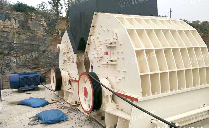 PCX錘式整形破碎機現場