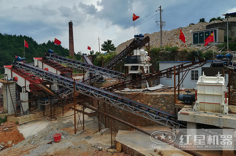 石灰石碎石加工客戶現(xiàn)場實拍