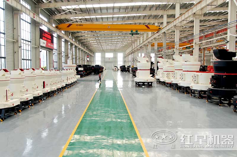 左側(cè)一列小型磨粉機