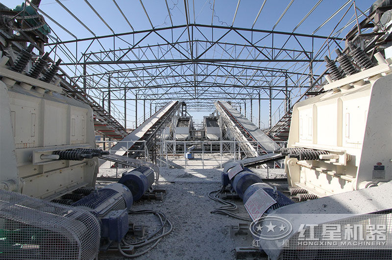 反擊式碎石機現場