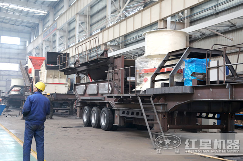 移動圓錘式破碎機搭載單缸圓錐破 移動圓錘式破碎機搭載單缸圓錐破