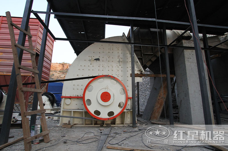 重錘式粉碎機作業現場 重錘式粉碎機作業現場