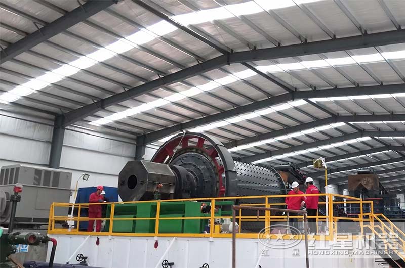 礦石研磨球磨機(jī)現(xiàn)場