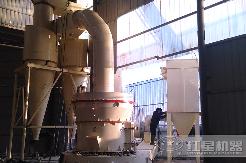 工業(yè)雷蒙機(jī)現(xiàn)場實(shí)拍